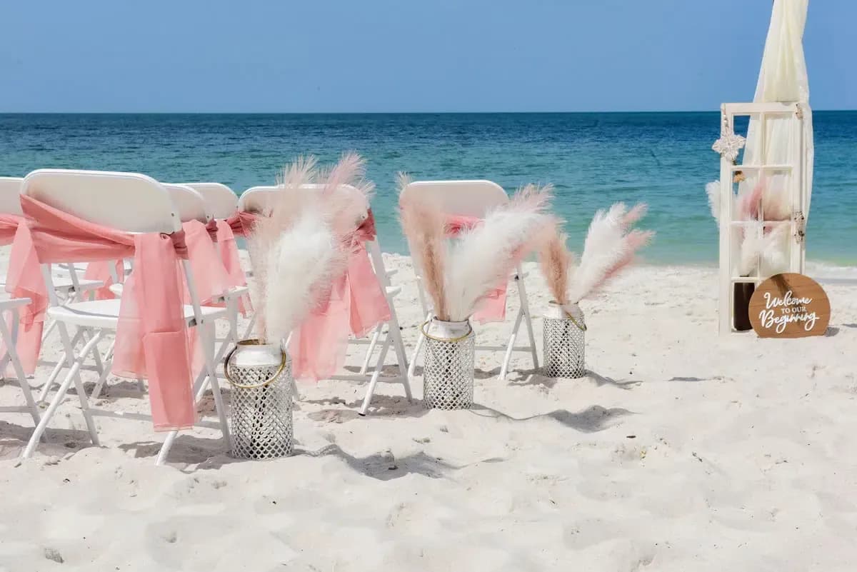 Pompas Grass Boho Wedding Inspo