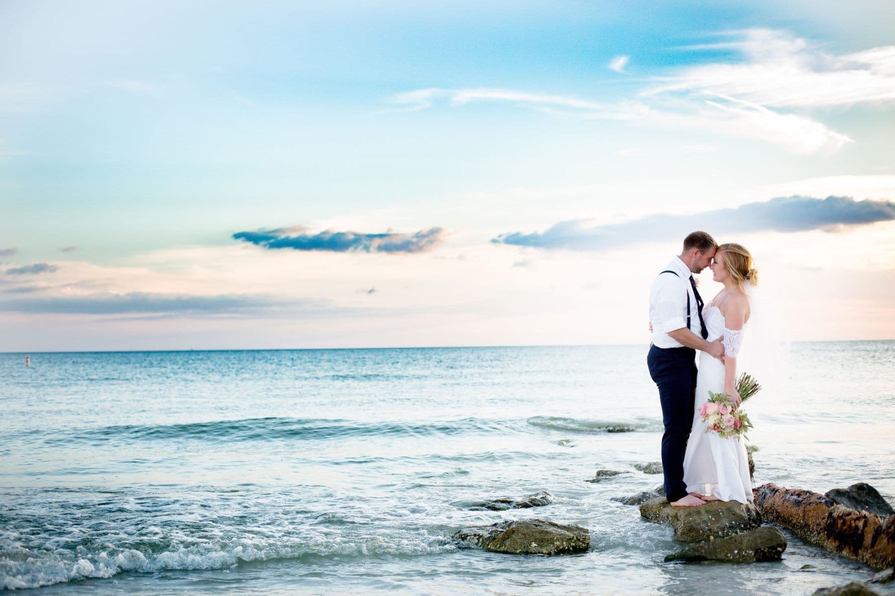 Let the Tropical Breeze Carry You Away: Planning Your Dream Florida Wedding